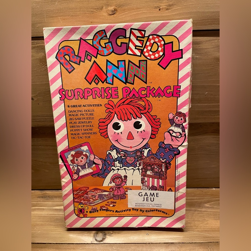 Raggedy Ann Colorforms Surprise Package 1975 Vintage 8 Activities